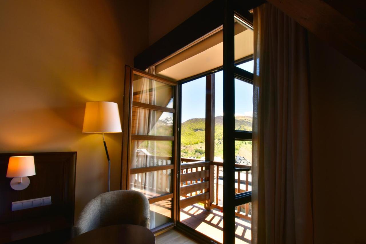 Hotel Snoe Aragon Hills à Formigal Extérieur photo