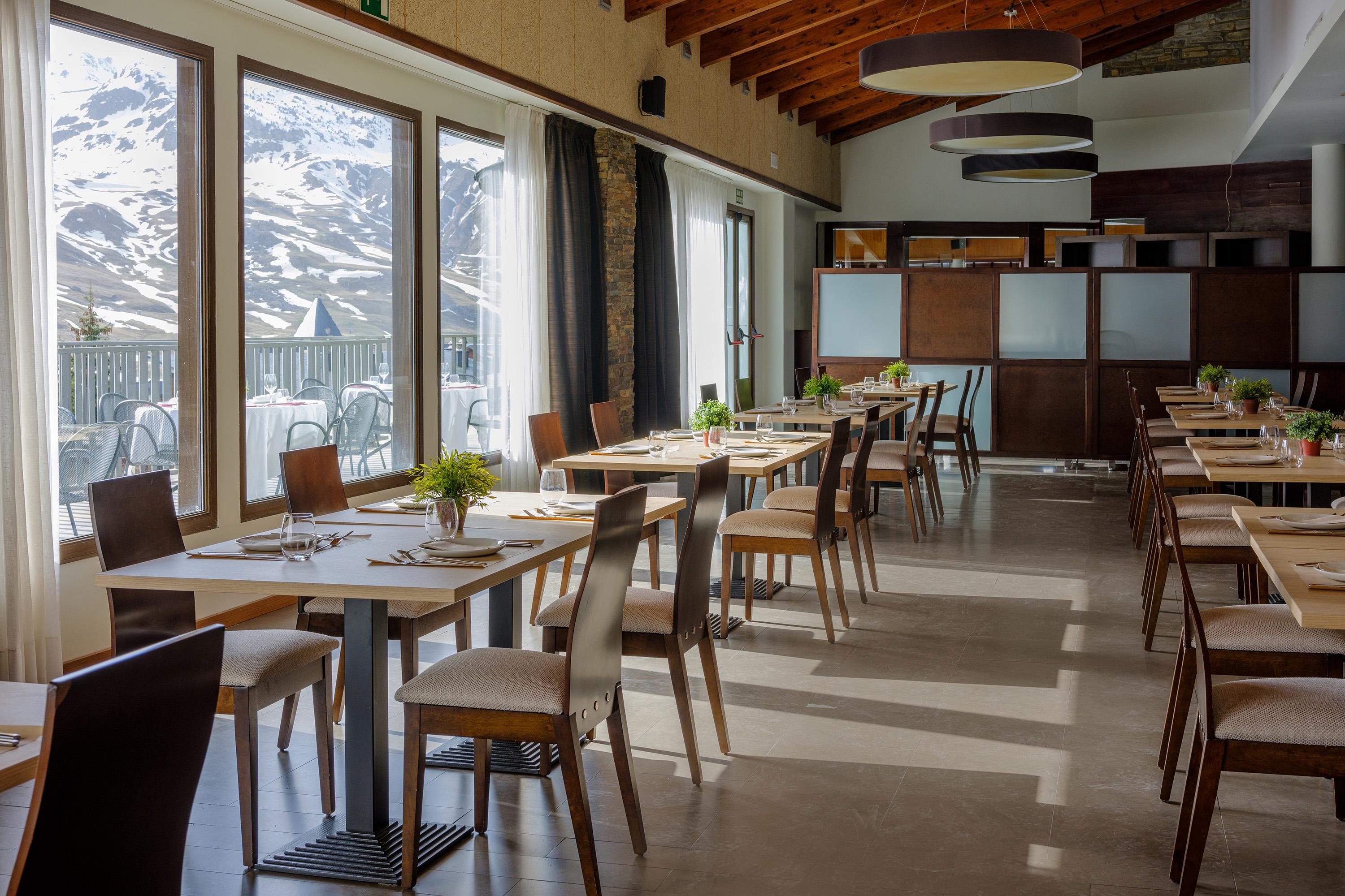 Hotel Snoe Aragon Hills à Formigal Extérieur photo