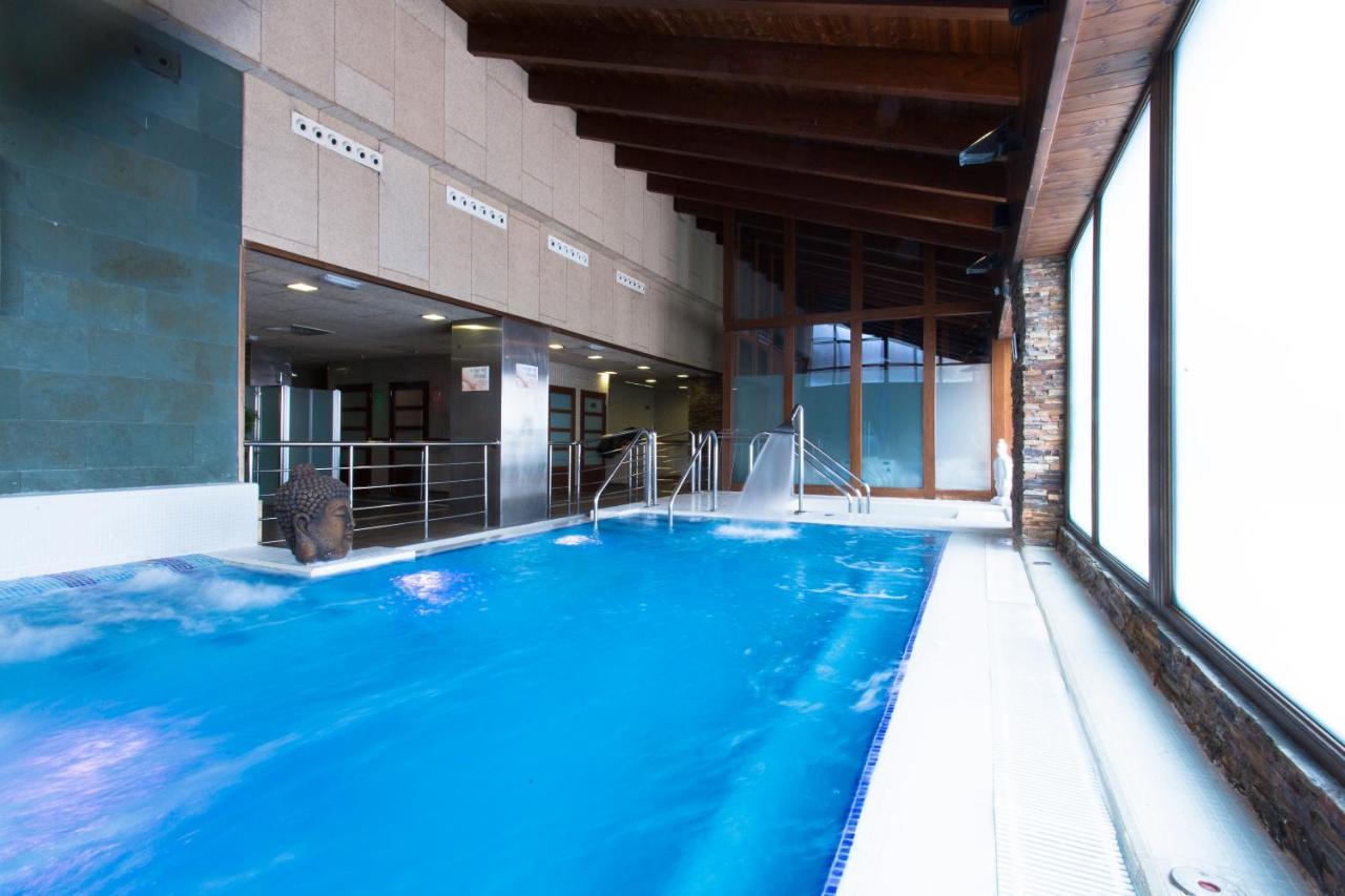 Hotel Snoe Aragon Hills à Formigal Extérieur photo
