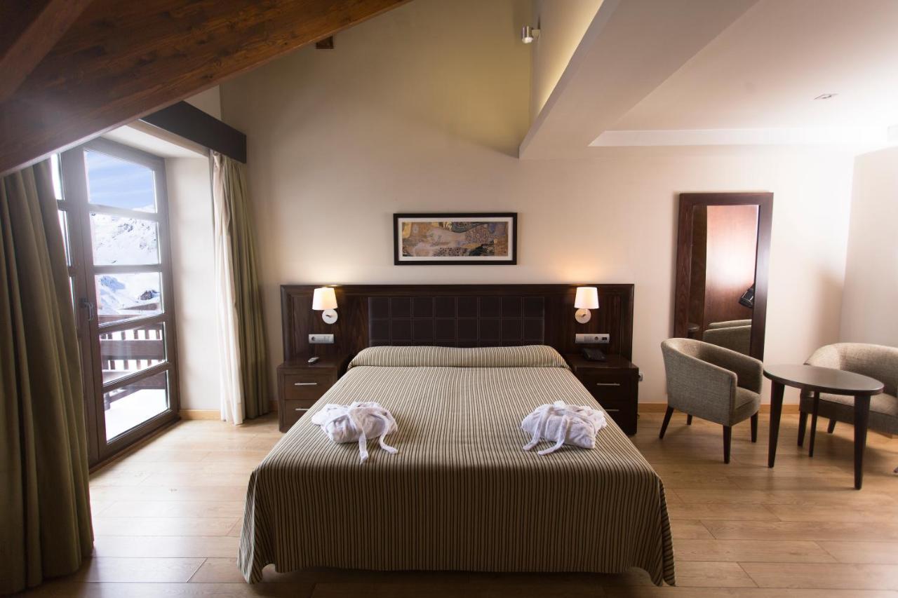 Hotel Snoe Aragon Hills à Formigal Extérieur photo