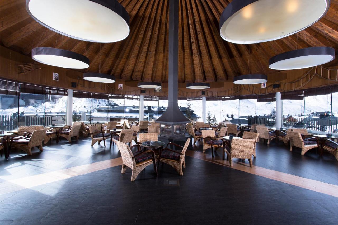 Hotel Snoe Aragon Hills à Formigal Extérieur photo